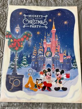 🎄✨ Disney 50th Anniversary Mickey’s Very Merry Christmas Party Exclusive Print